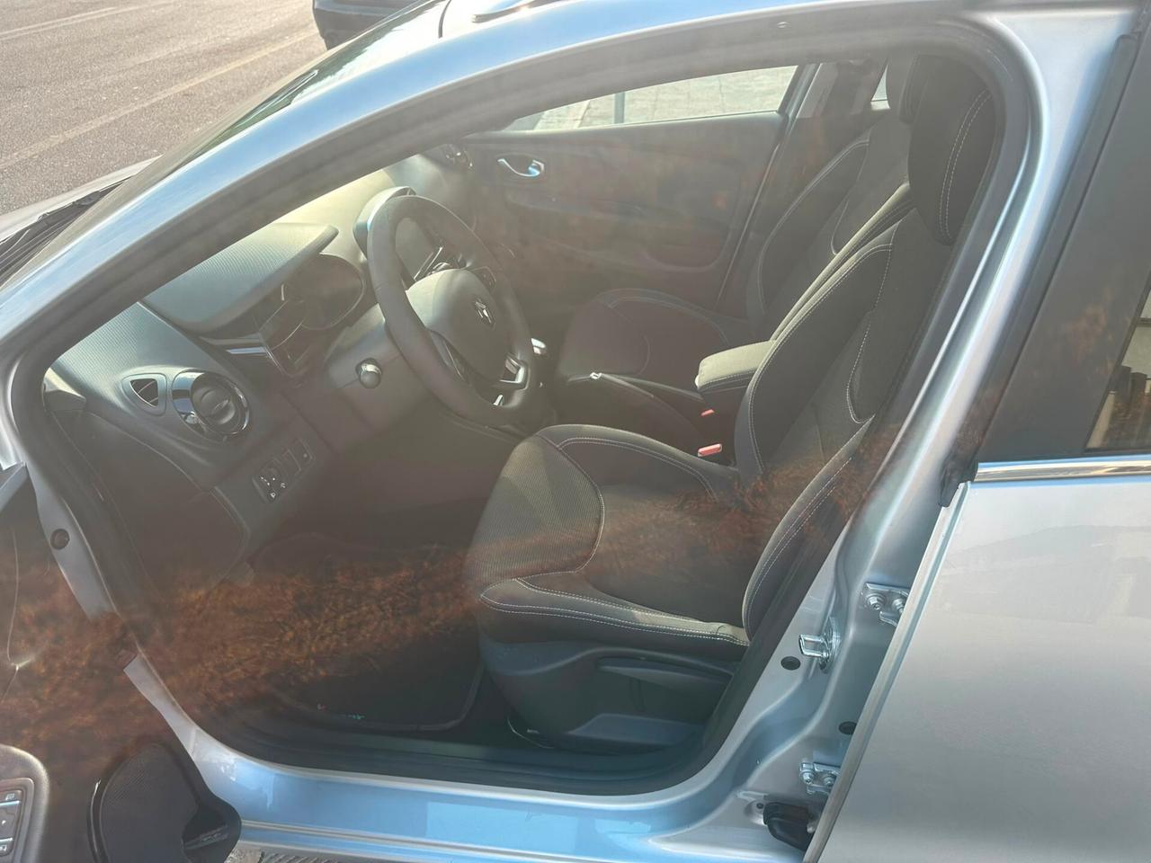 Renault Clio Sporter dCi 8V 90 CV Duel2