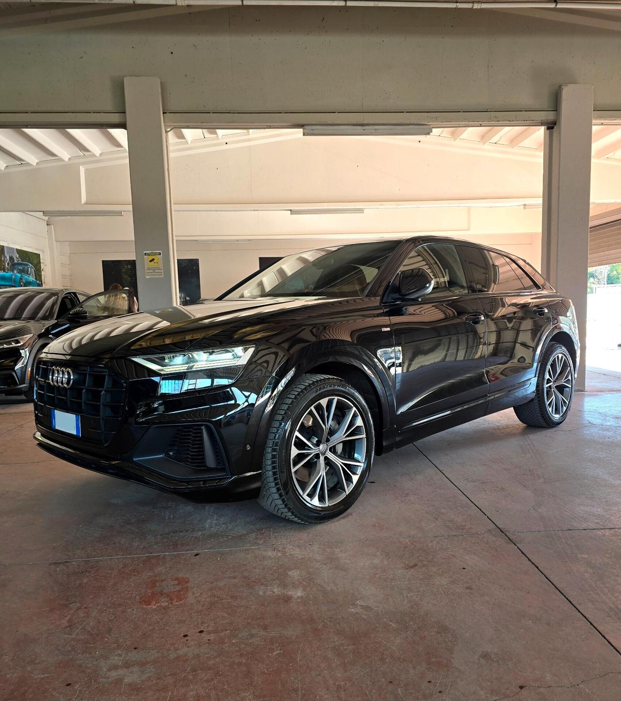 Audi Q8 50 TDI 286 CV quattro tiptronic Sport BlackNight