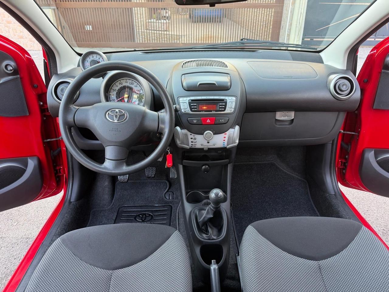 Toyota Aygo 1.0 12V VVT-i 5 porte Lounge Connect MMT