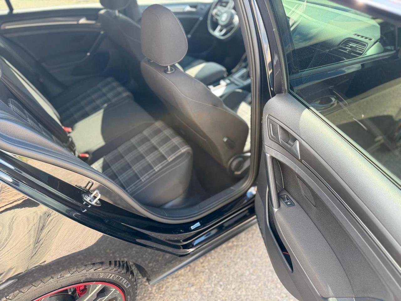 Volkswagen Golf GTD VII 2.0 TDI DSG 5p. BlueMotion Technology