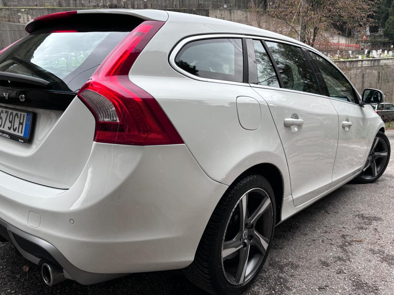 Volvo V60 D3 R-design Kinetic