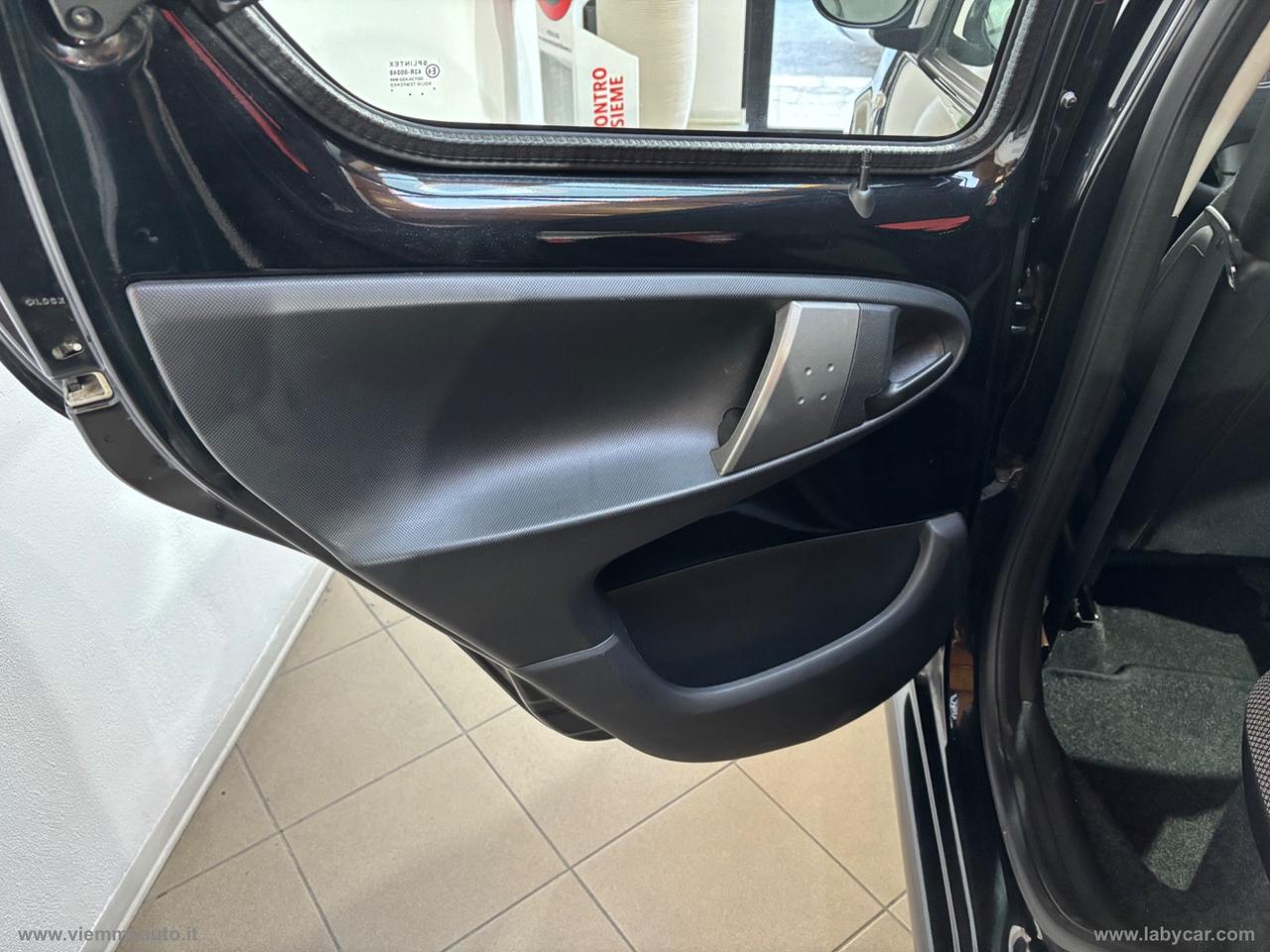 TOYOTA Aygo 1.0 12V VVT-i 5p. Cool Soda Conn.