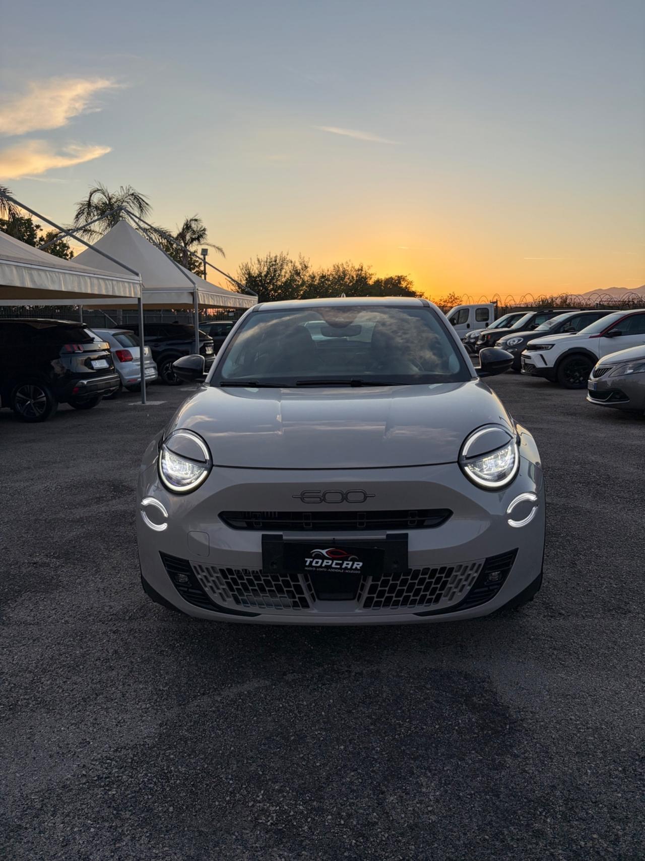 Fiat 600 Hybrid 110 CV DCT MHEV Serie Speciale Icon