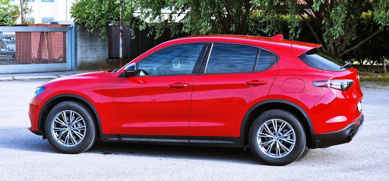 Alfa Romeo Stelvio 2.2 Turbodiesel 160 CV AT8 RWD Super