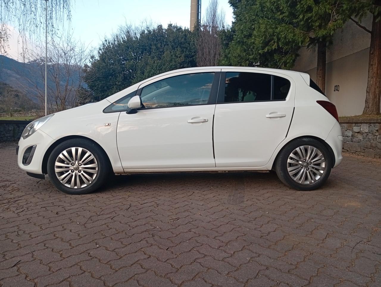 Opel Corsa 1.2 3 porte Club