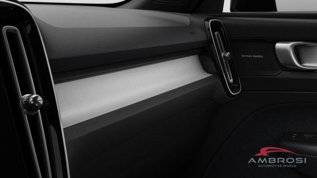 VOLVO XC40 B3 Mild hybrid Benzina Plus Dark