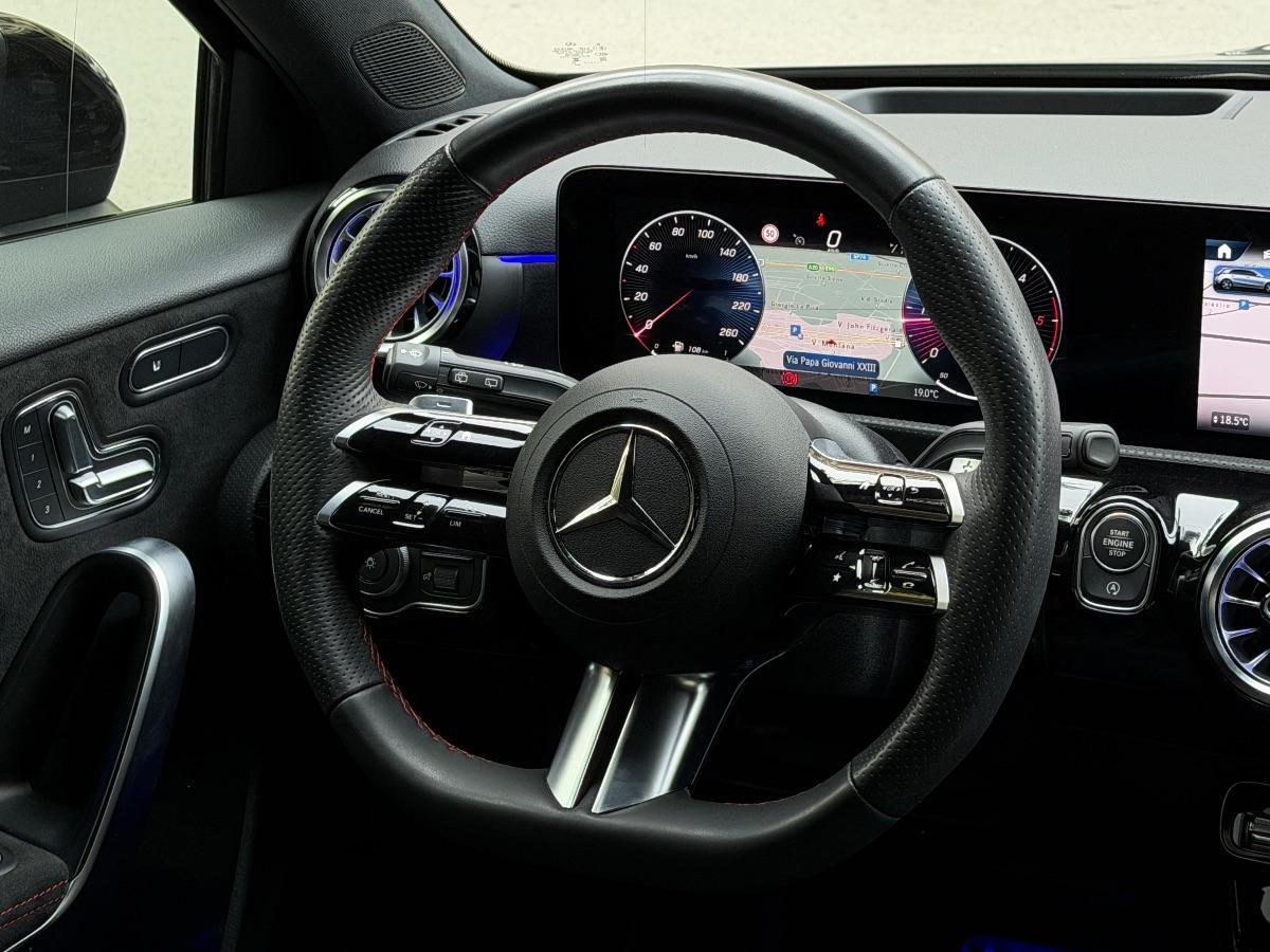 Mercedes Classe A 250 4Matic Premium AMG 224CV Night Edition