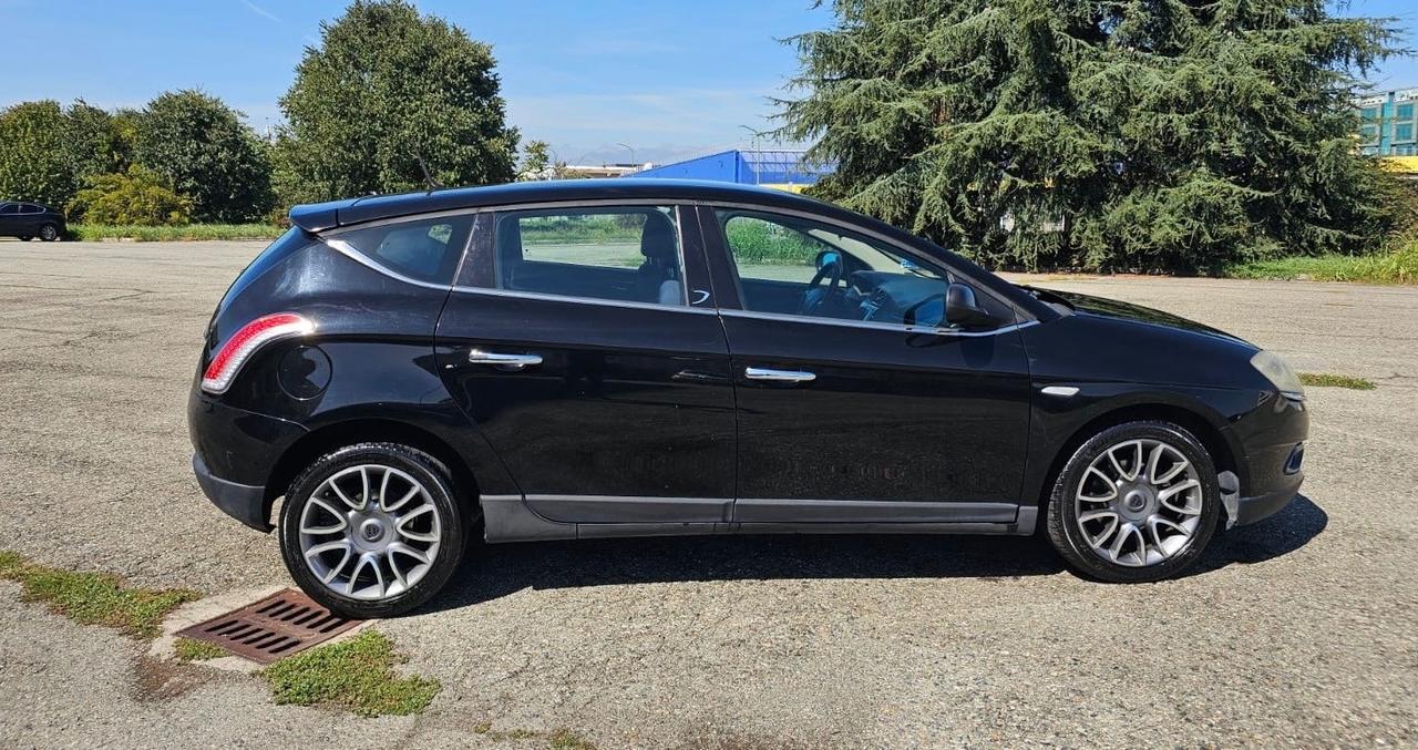 Lancia Delta 1.4 T-Jet 120 CV Silver