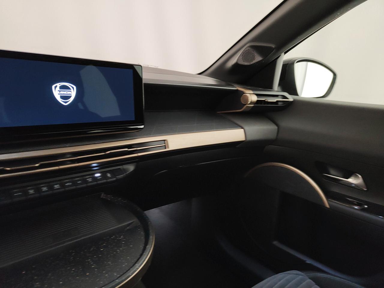 Lancia Ypsilon Hybrid e-DCT LX