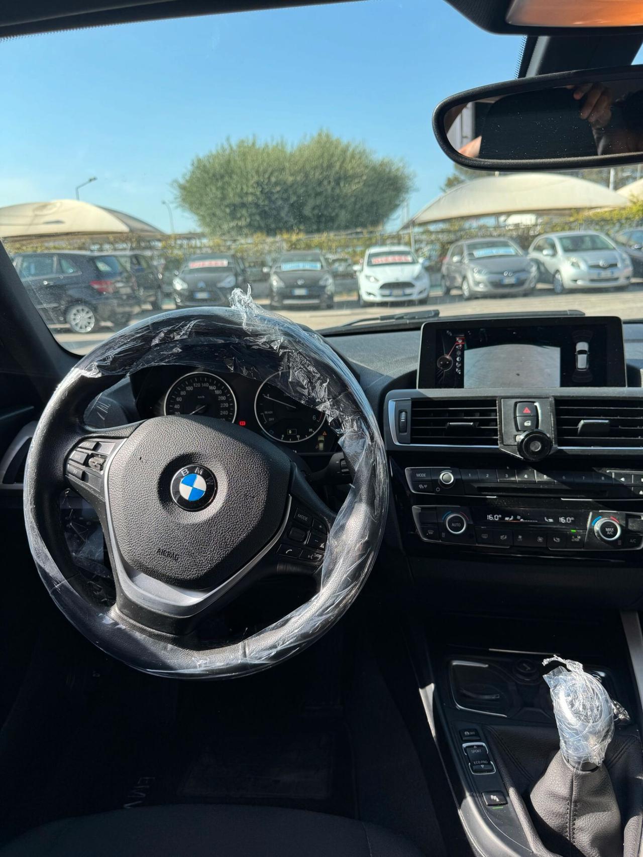 Bmw 116 116d 5p. Urban