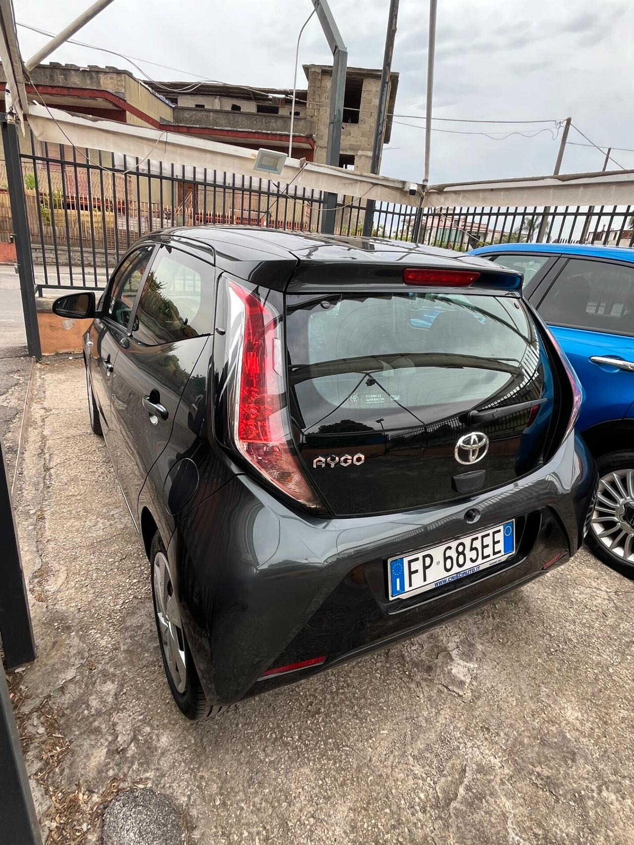 Toyota Aygo 1000 BENZINA CAMBIO AUTOMATICO KM CERTIFICATI 2018