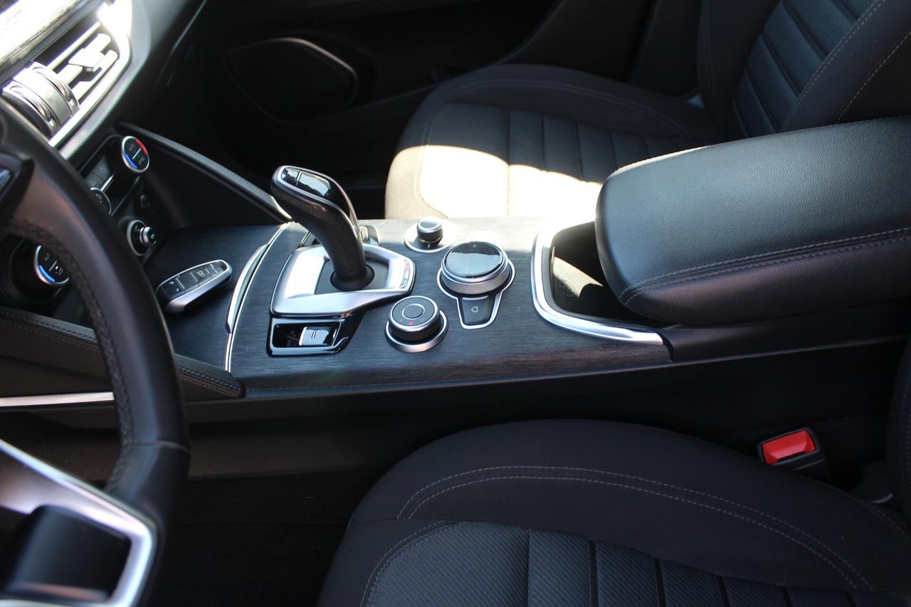 Alfa Romeo Stelvio 2.2 Turbodiesel 160 CV AT8 Super