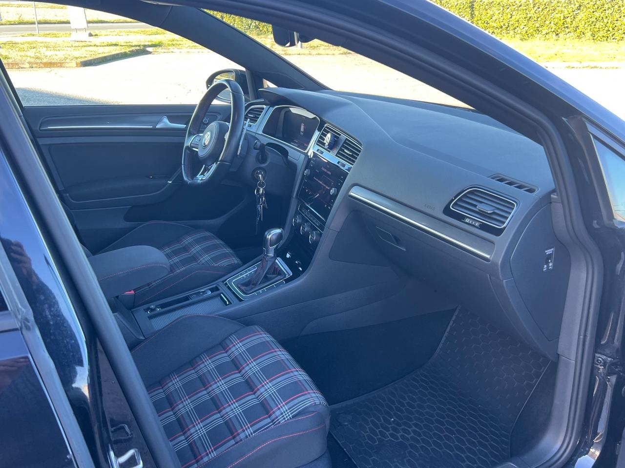 Volkswagen Golf GTI Performance 2.0 245 CV TSI DSG 5p. BMT