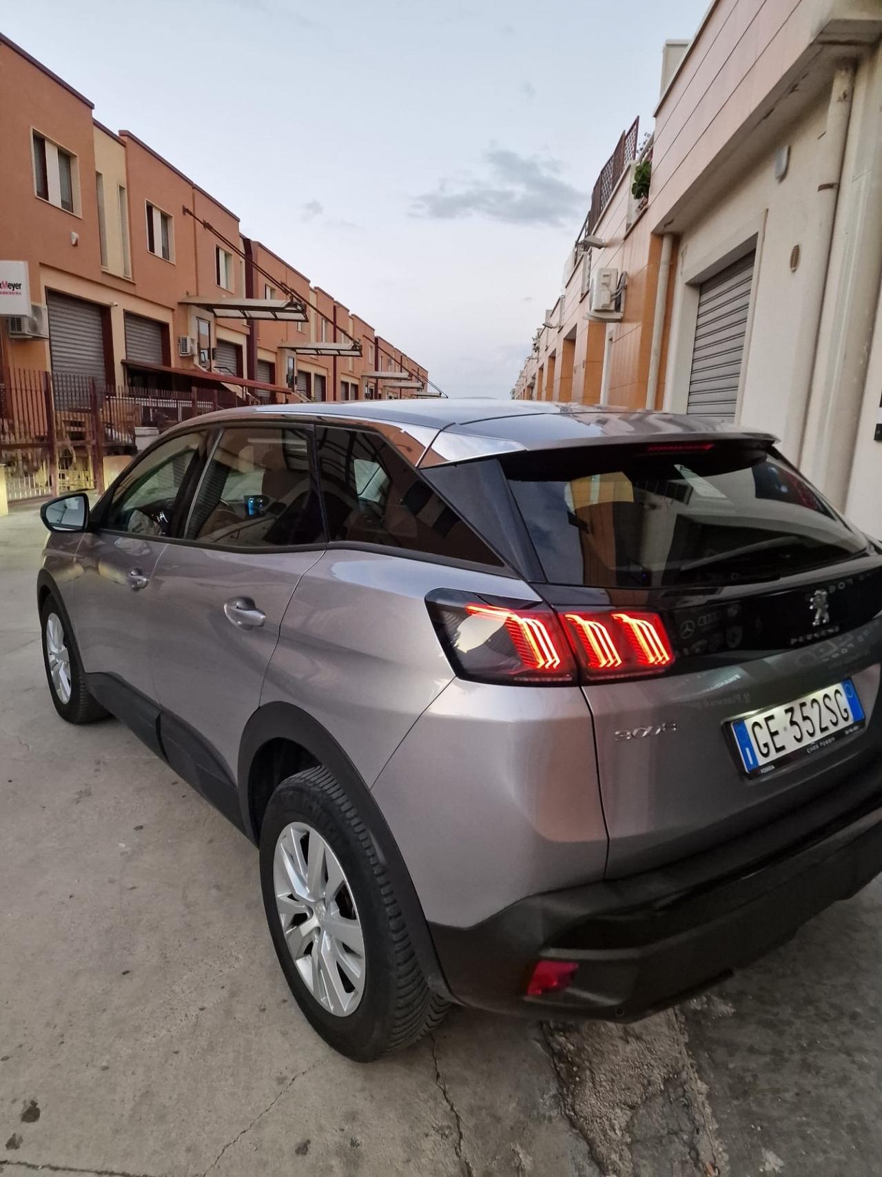 Peugeot 3008 BlueHDi 130 S&S EAT8 Active Pack