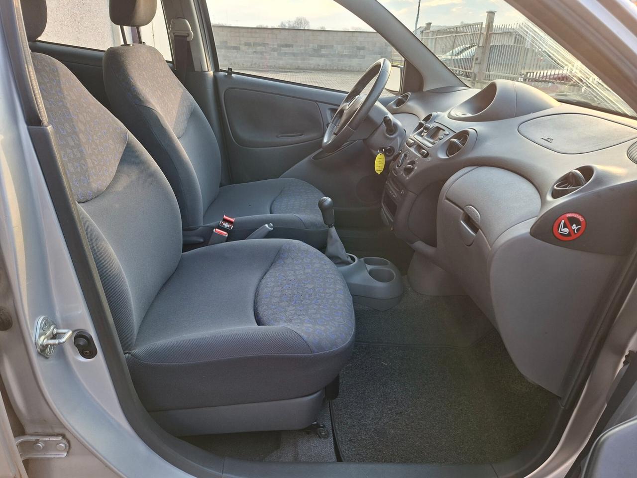 Toyota Yaris 1.3 Sol *EURO 4*