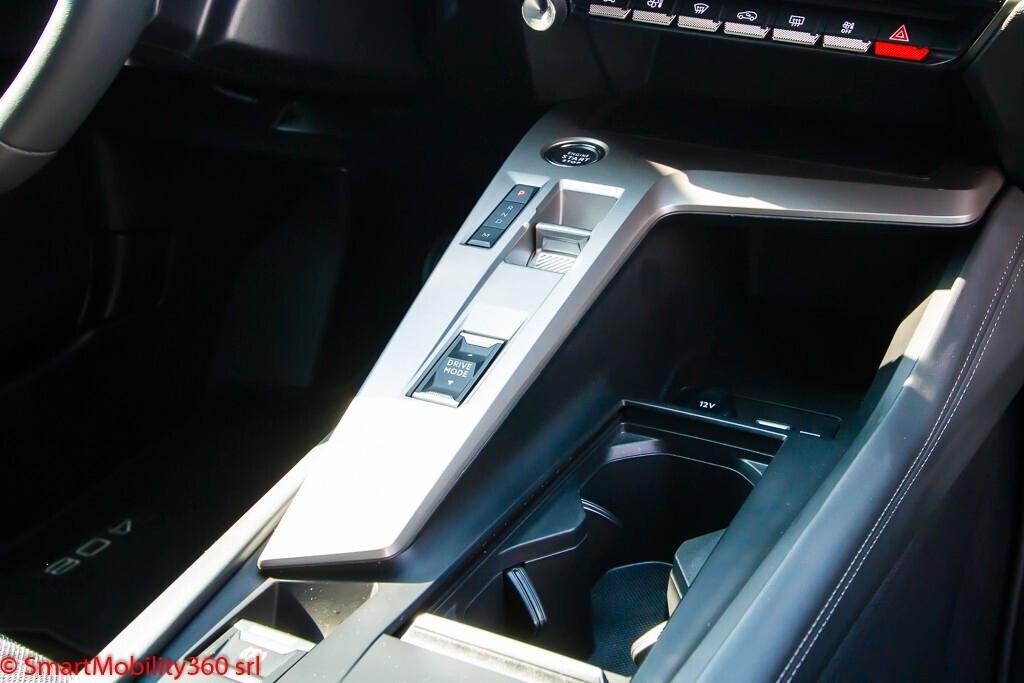 Peugeot 408 Hybrid 136 e-DCS6 Allure - Ok neopatentati!!!