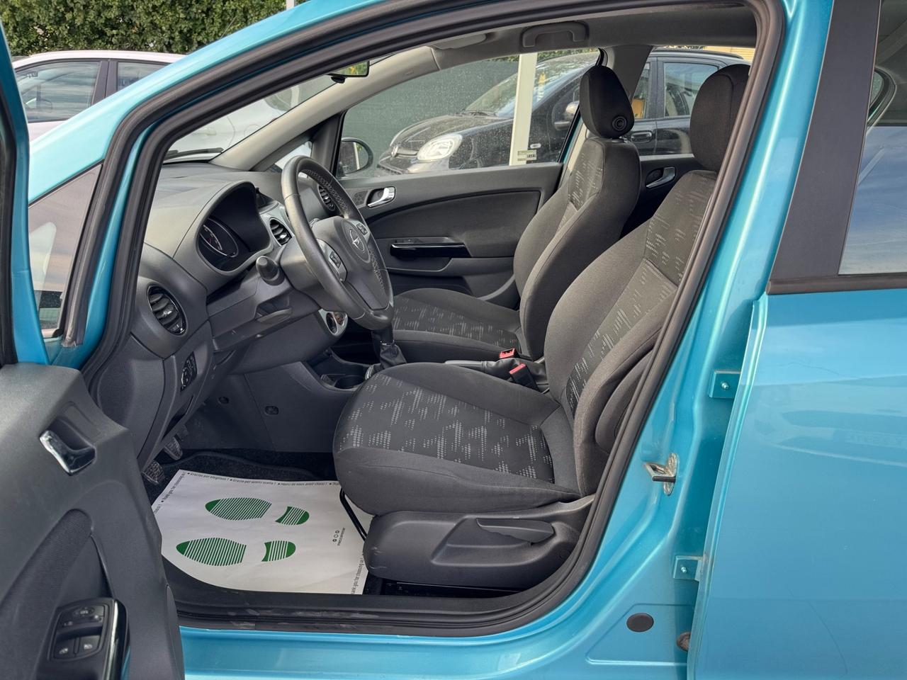 Opel Corsa 1.2 5 porte Club