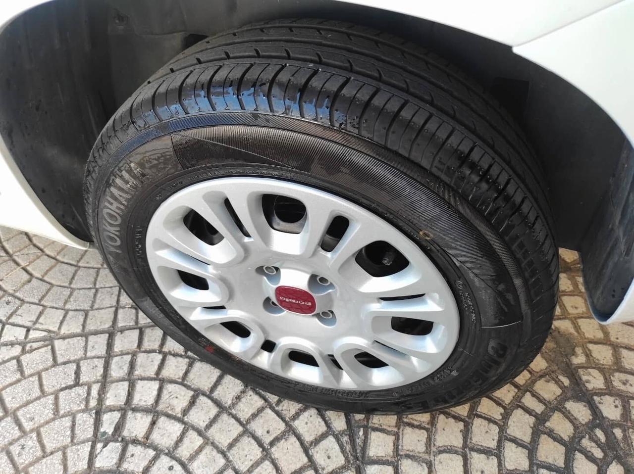 Fiat Panda 2017 1.3 mtj 95CV Uconnect Comandi al volante