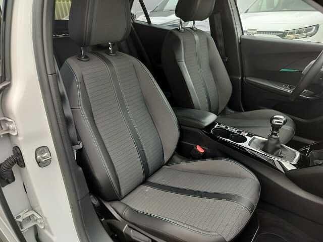 Peugeot 2008 PureTech 130 S&S Allure Pack