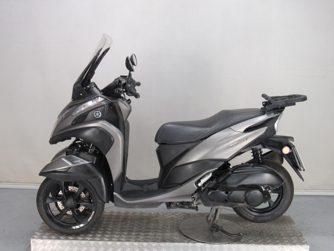 Yamaha Tricity 125 UBS 11 KW PATENTE A1 E B