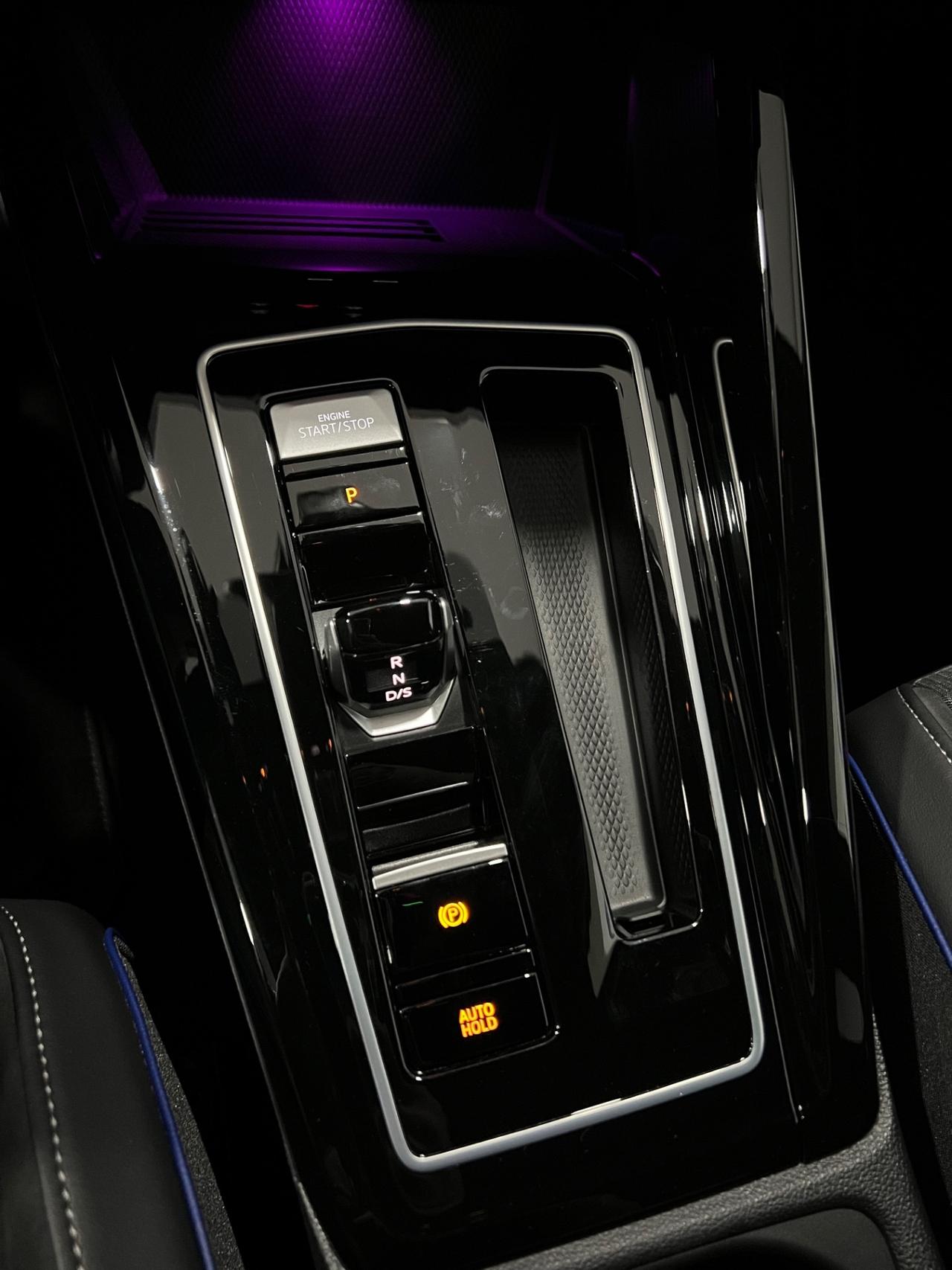 VOLKSWAGEN GOLF 8.5 2.0 TDI DSG R-Line Plus 150 cv