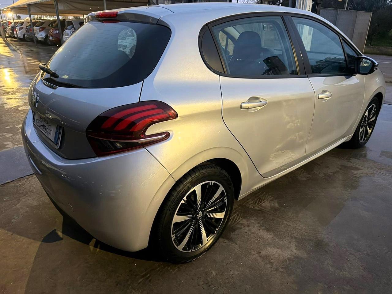 Peugeot 208 1.6 HDi 75 CV 05/2018 KM 140.000 K