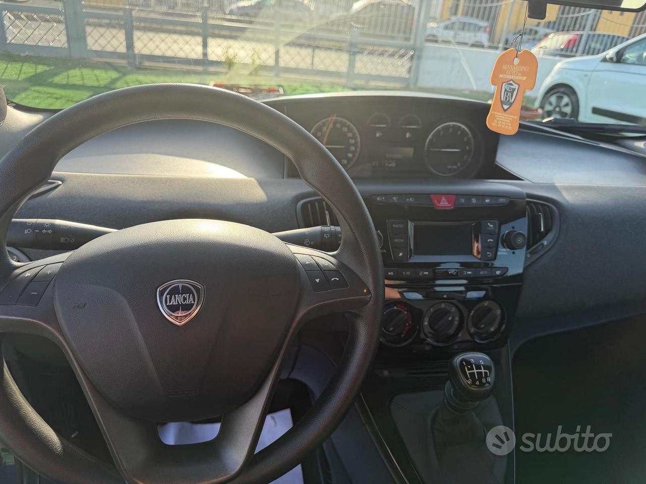 Lancia Ypsilon 1.0 FireFly S&S Hybrid