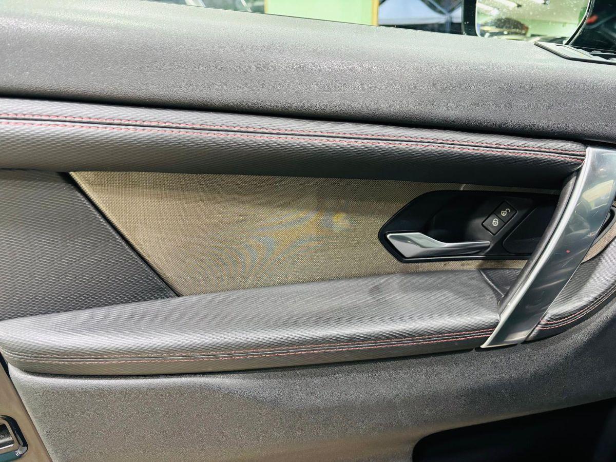 Land Rover Discovery Sport 2.0 D I4-L Mild Hybrid AWD Autom. R-Dynamic Unip.