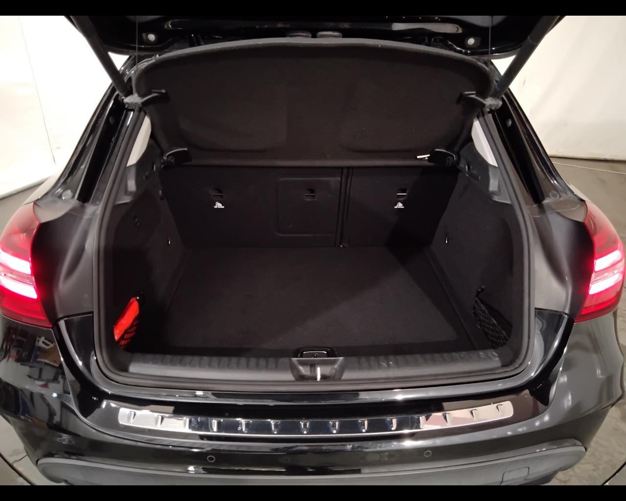 Mercedes-Benz GLA-X156 2017 - GLA 200 d Night Edition auto