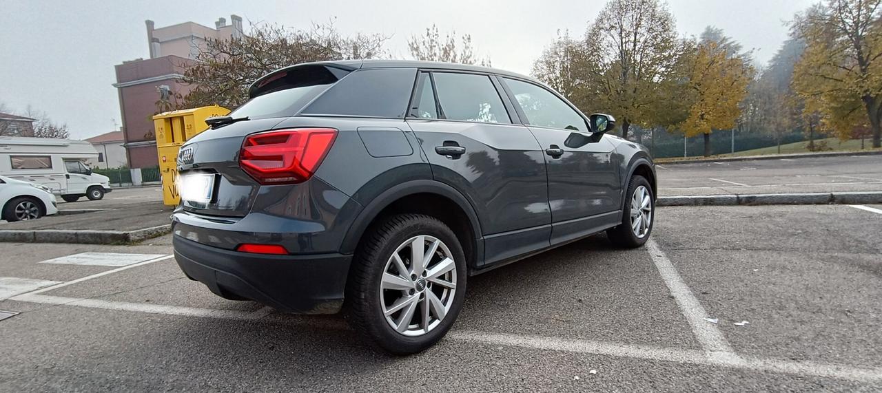 Audi Q2 35 TFSI S tronic Identity Black