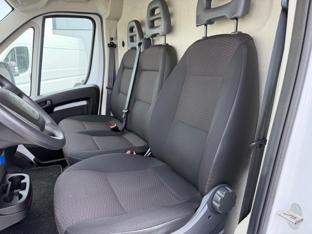 Peugeot Boxer 333 2.2 BlueHDi 140 S&S PC-TN L3H3 Furgone