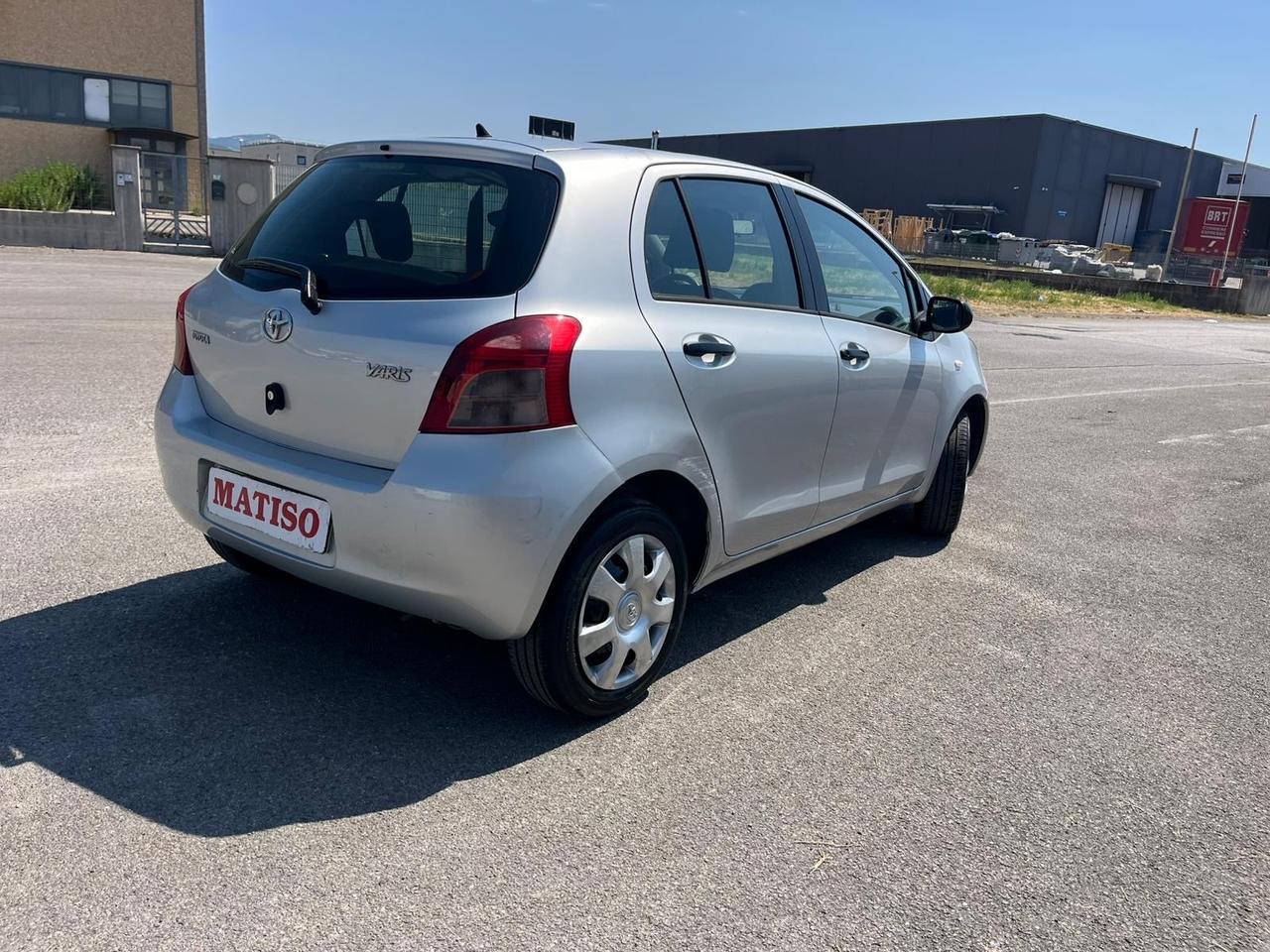 Toyota Yaris 1.0 5 porte Now