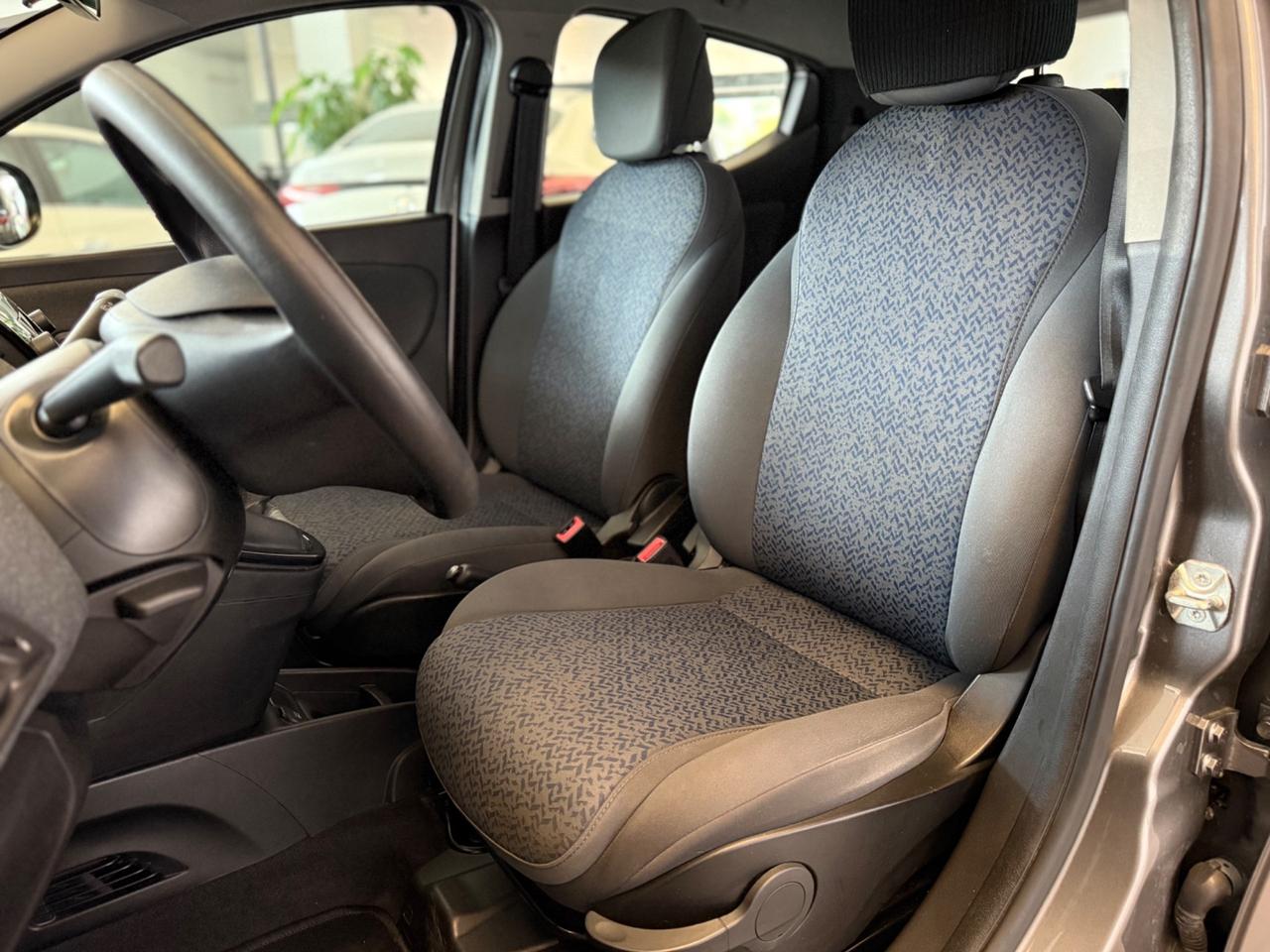 Lancia Ypsilon 1.0 FireFly 5 porte S&S Hybrid Ecochic Silver