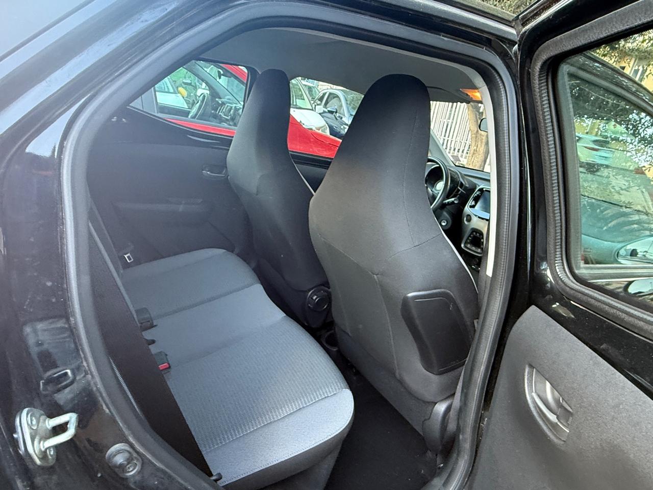 Toyota Aygo Connect 1.0 VVT-i 72 CV 5 porte x-fun