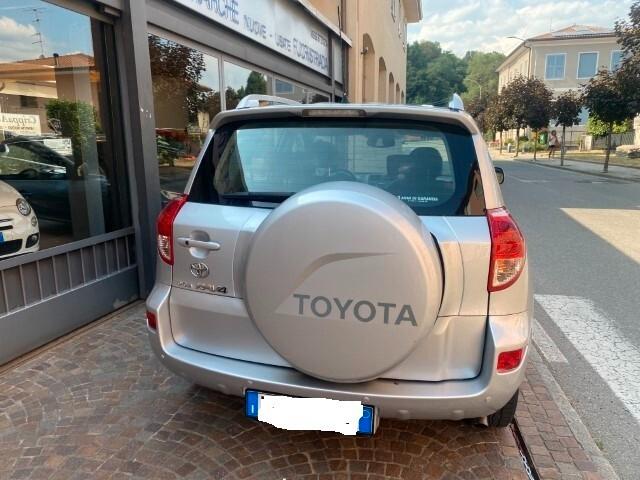 Toyota RAV4 2.0 4X4 Luxury Automatico GPL