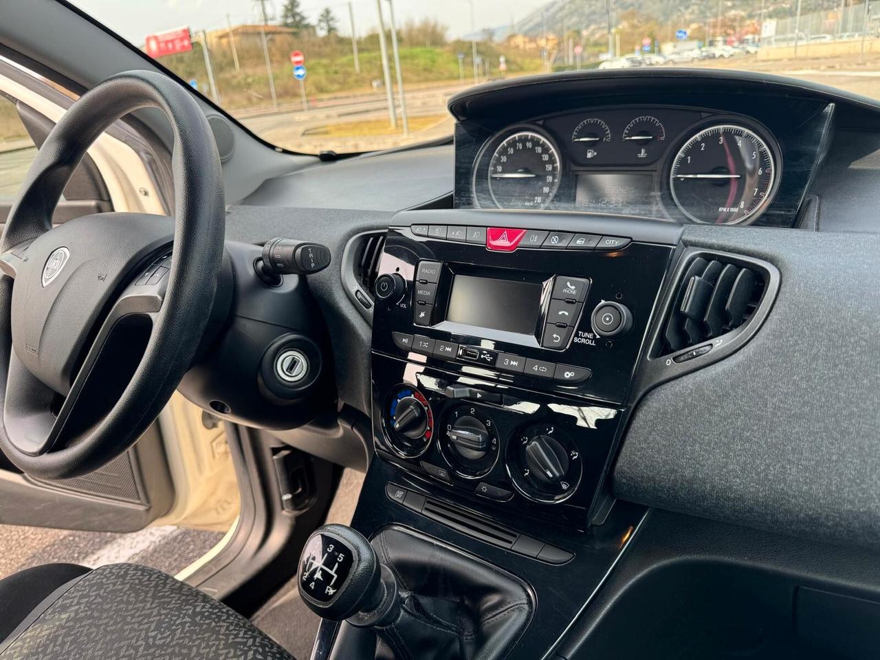 Lancia Ypsilon 1.2 5 porte GPL Platinum ok neopatentati