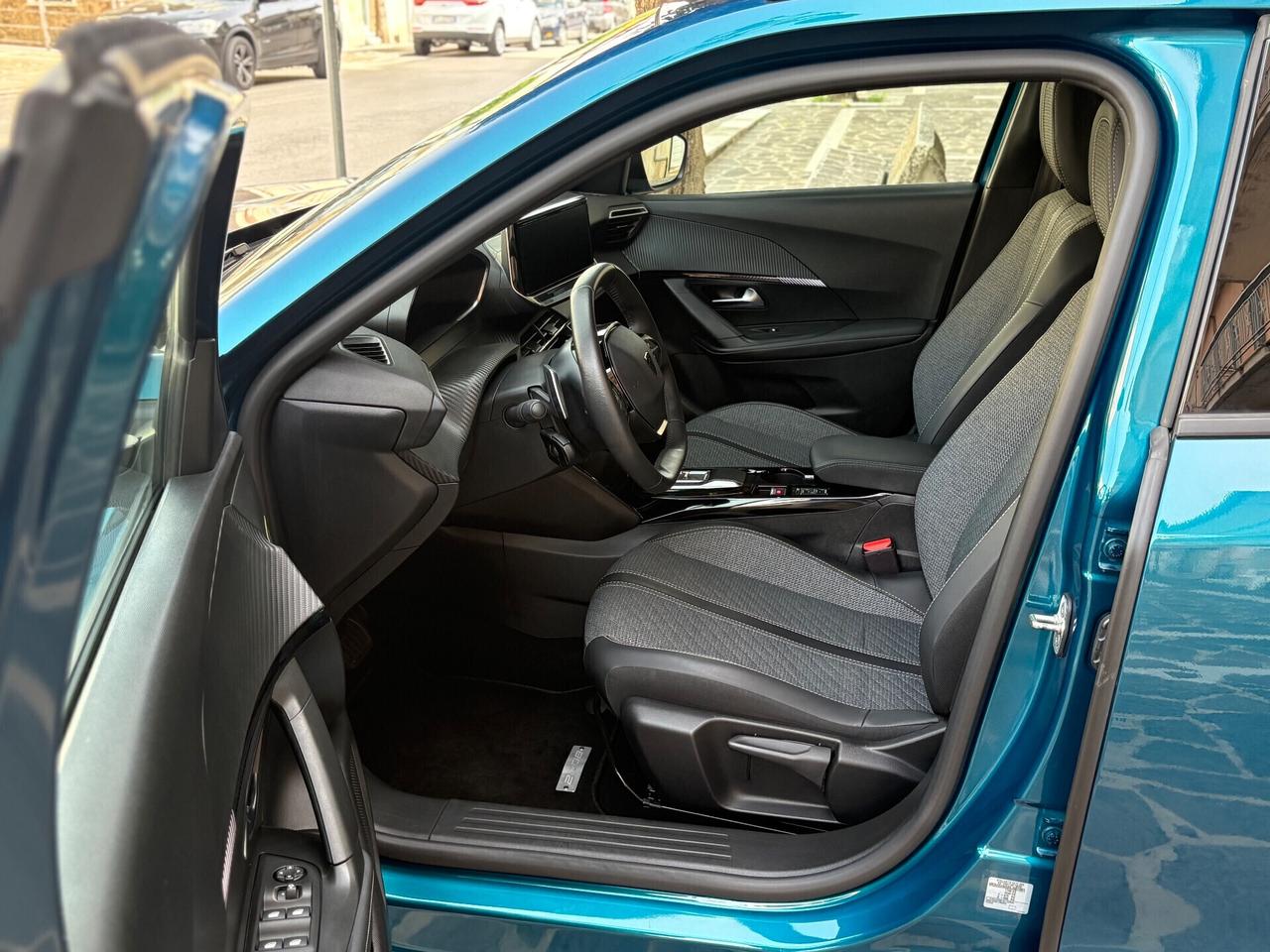 Peugeot 2008 EAT8 Allure FULL/LED PARI AL NUOVO