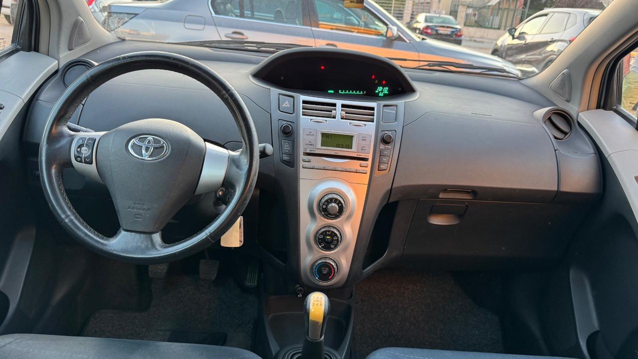 Toyota Yaris 1.0 5 porte Sol