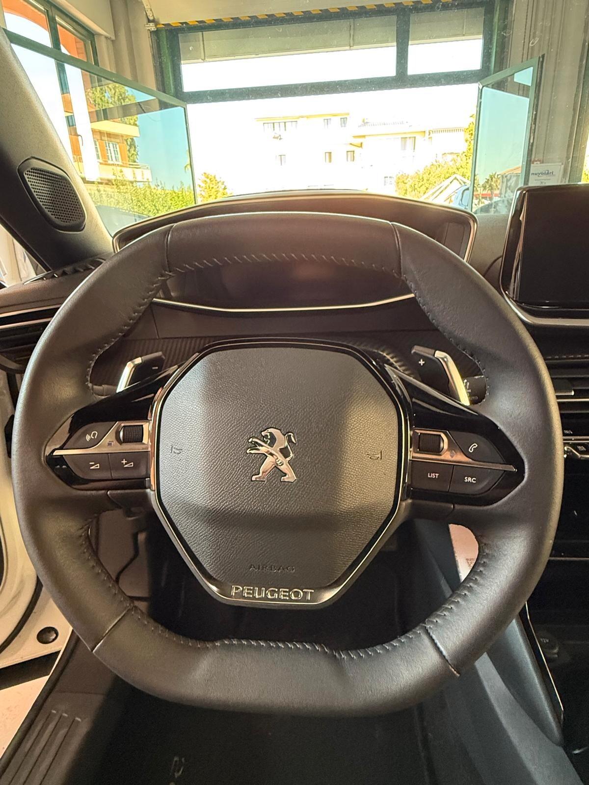 Peugeot 2008 BlueHDi 130 S&S EAT8 Allure Pack