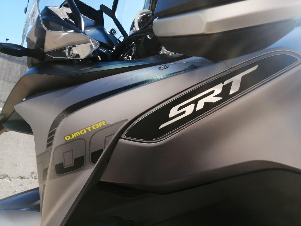 Qj Motor SRT 700 X