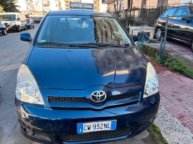 Toyota Corolla Verso 7 posti Anche permuta
