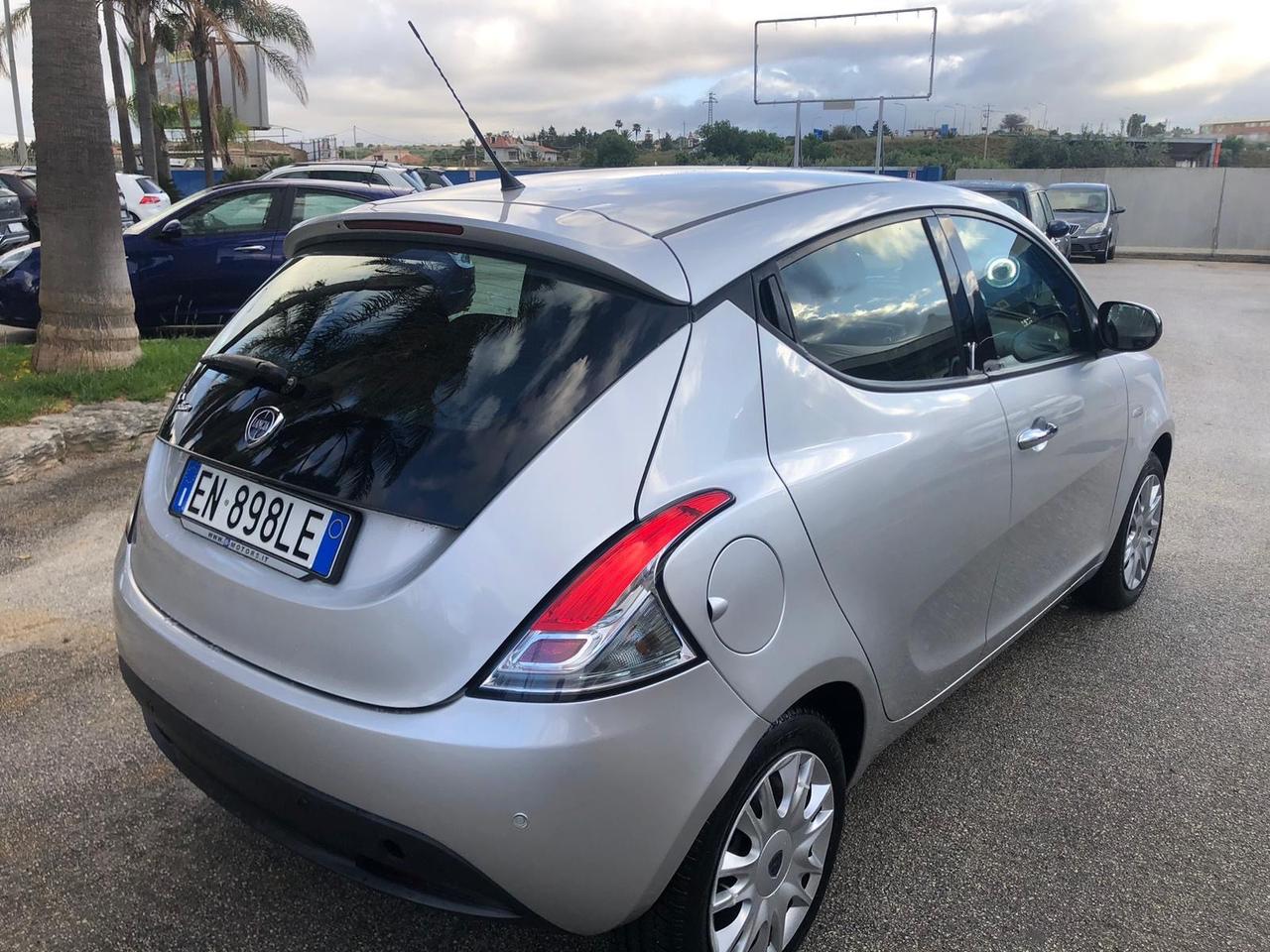 Lancia Ypsilon 1.3 MJT 16V 95 CV 5 porte S&S Gold