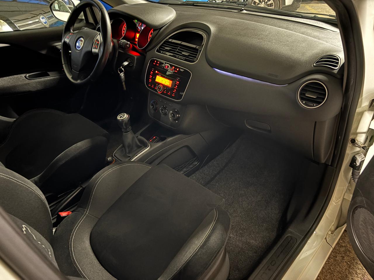 Fiat Punto 1.4 8V 57KW 75CV Natural Power Lounge