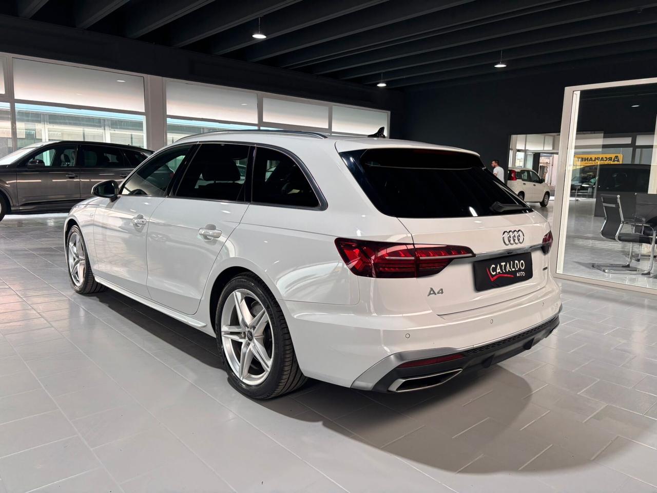 Audi A4 Avant 40 TDI S tronic line edition