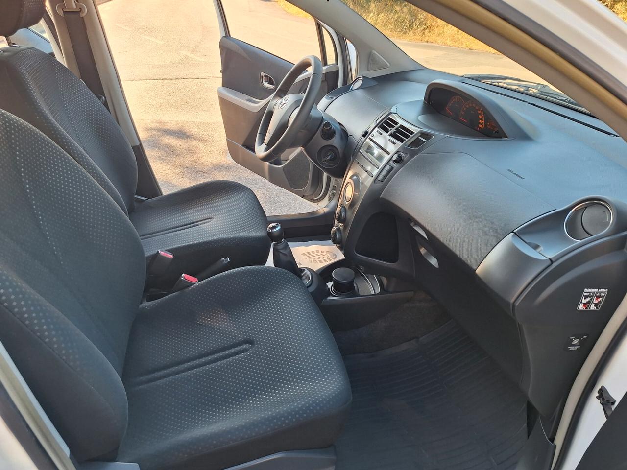 Toyota Yaris 1.0 5 porte SOL PERFETTA CERTIFICATA