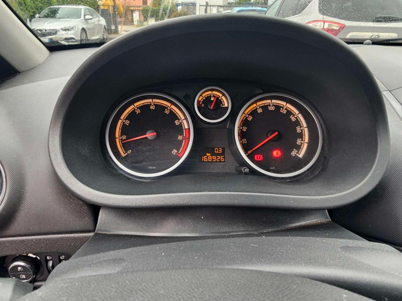 Opel Corsa 1.2 3 porte b-color