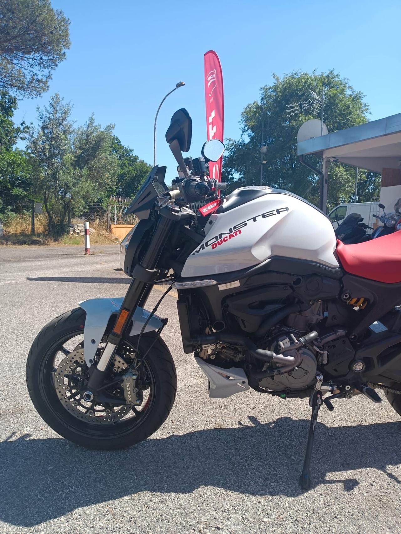 Ducati Monster 937 PLUS