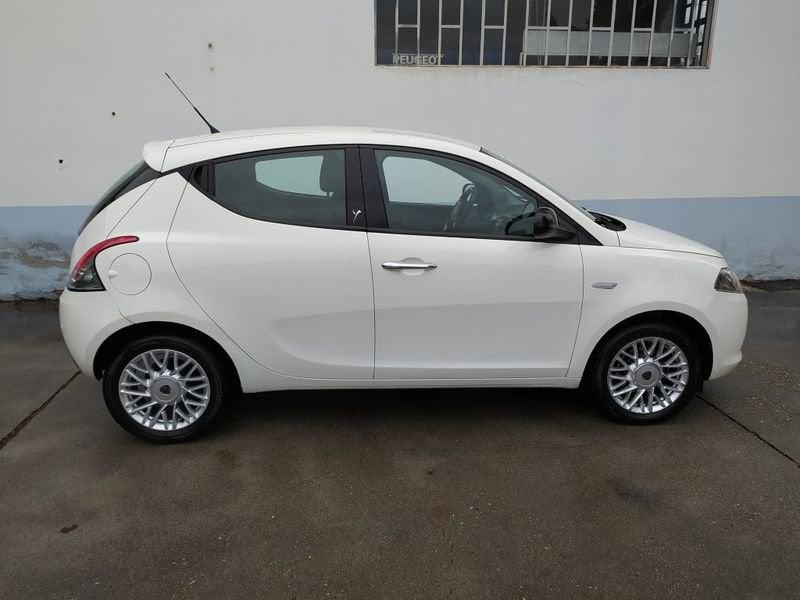 Lancia Ypsilon 1.2 69 CV 5 porte Gold