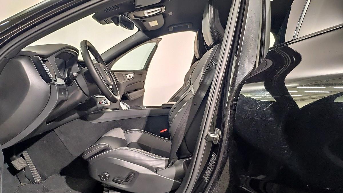 VOLVO Xc60 B5 Mild Hybrid Awd Automatico Plus Dark