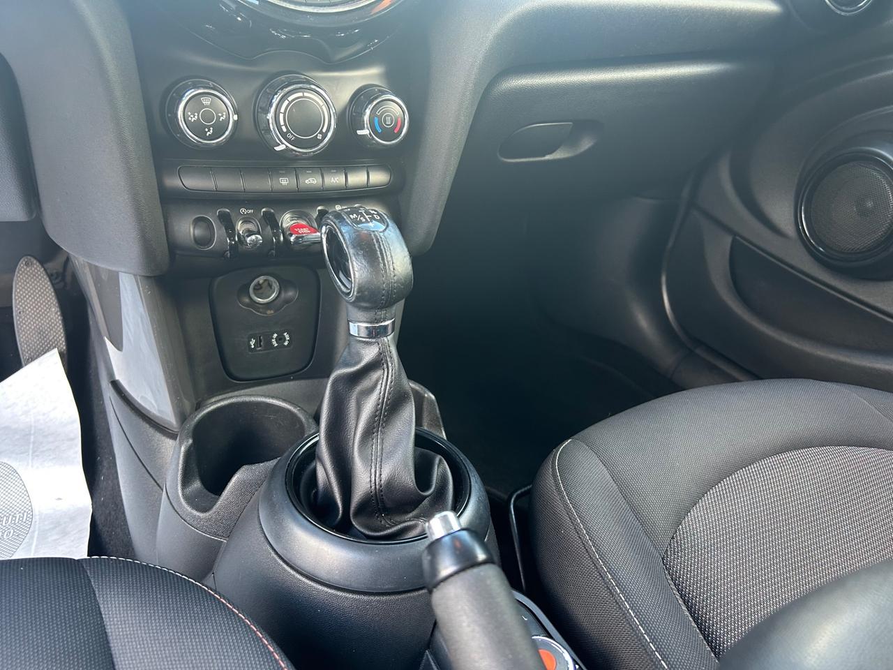 Mini 1.5 Cooper D Business 5P NEOPATENTATI AUTO